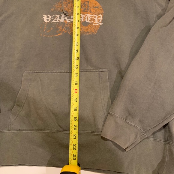 MEN’S FOOTBALL THEMED SWEATSHIRT. - Picture 8 of 16